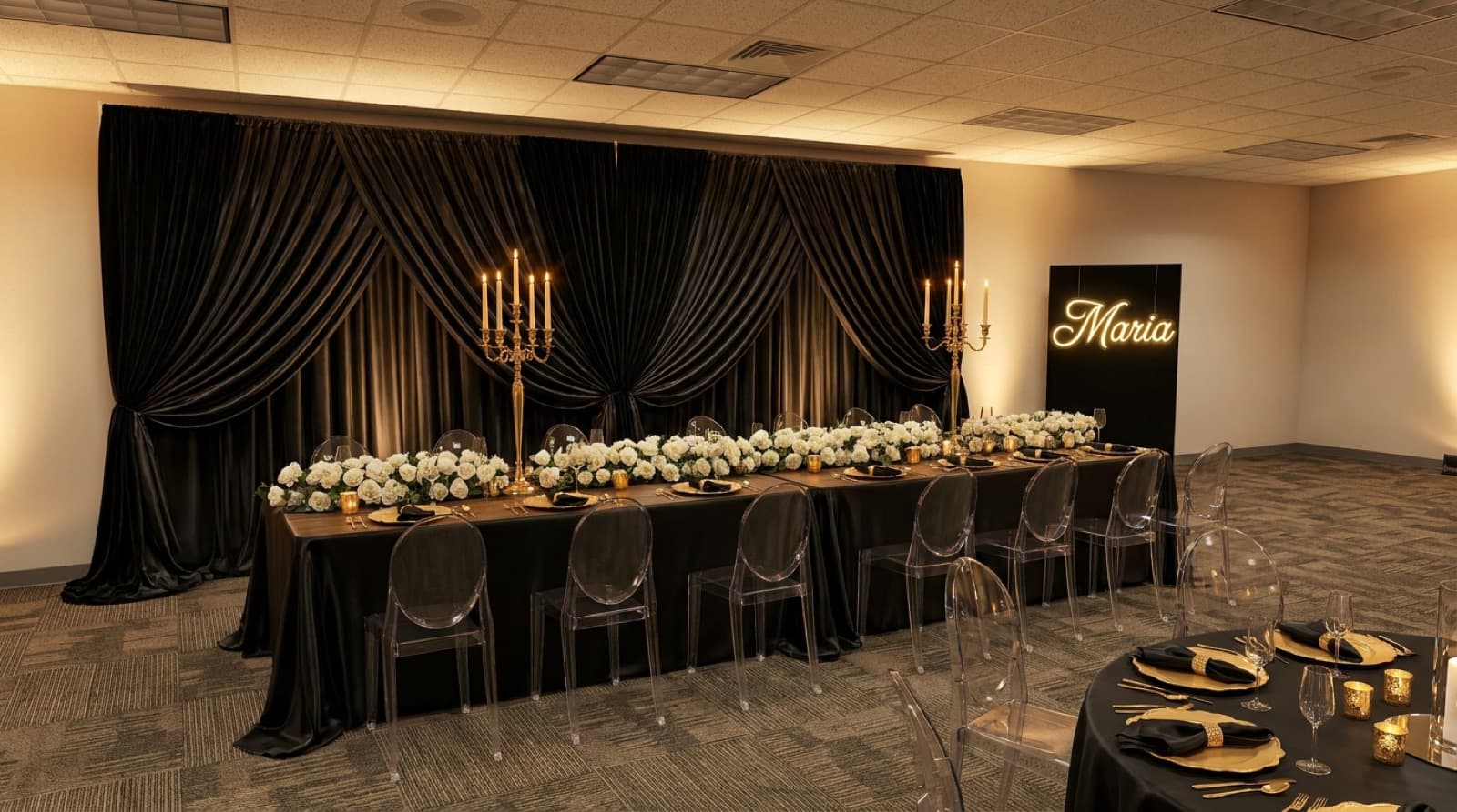 Black and gold private dinner